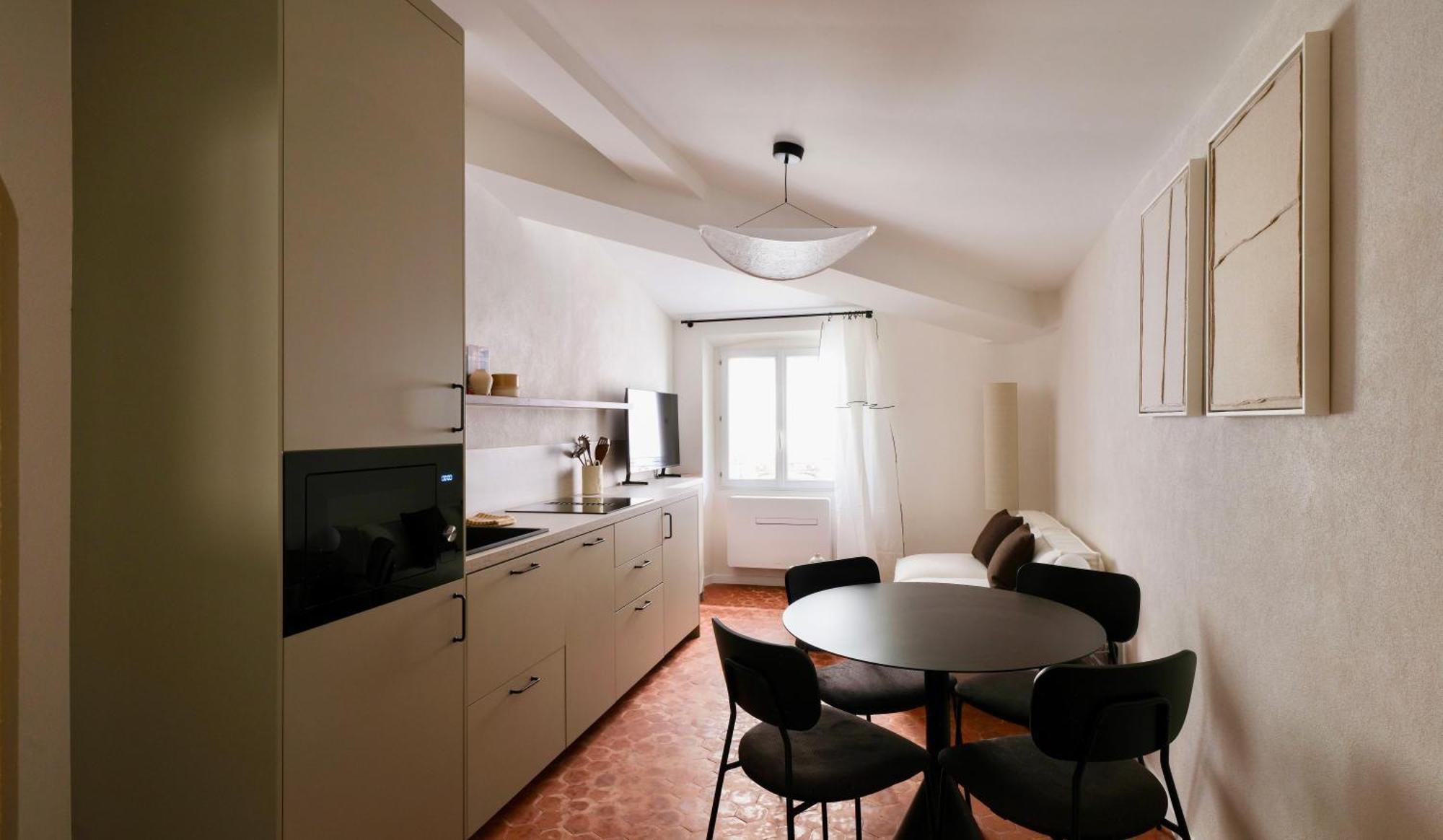 Exceptional Facing Palais 3 * Cannes